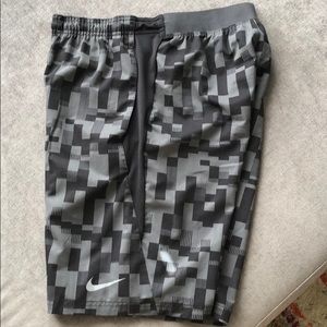 Nike 10" tennis shorts - digital camo - S